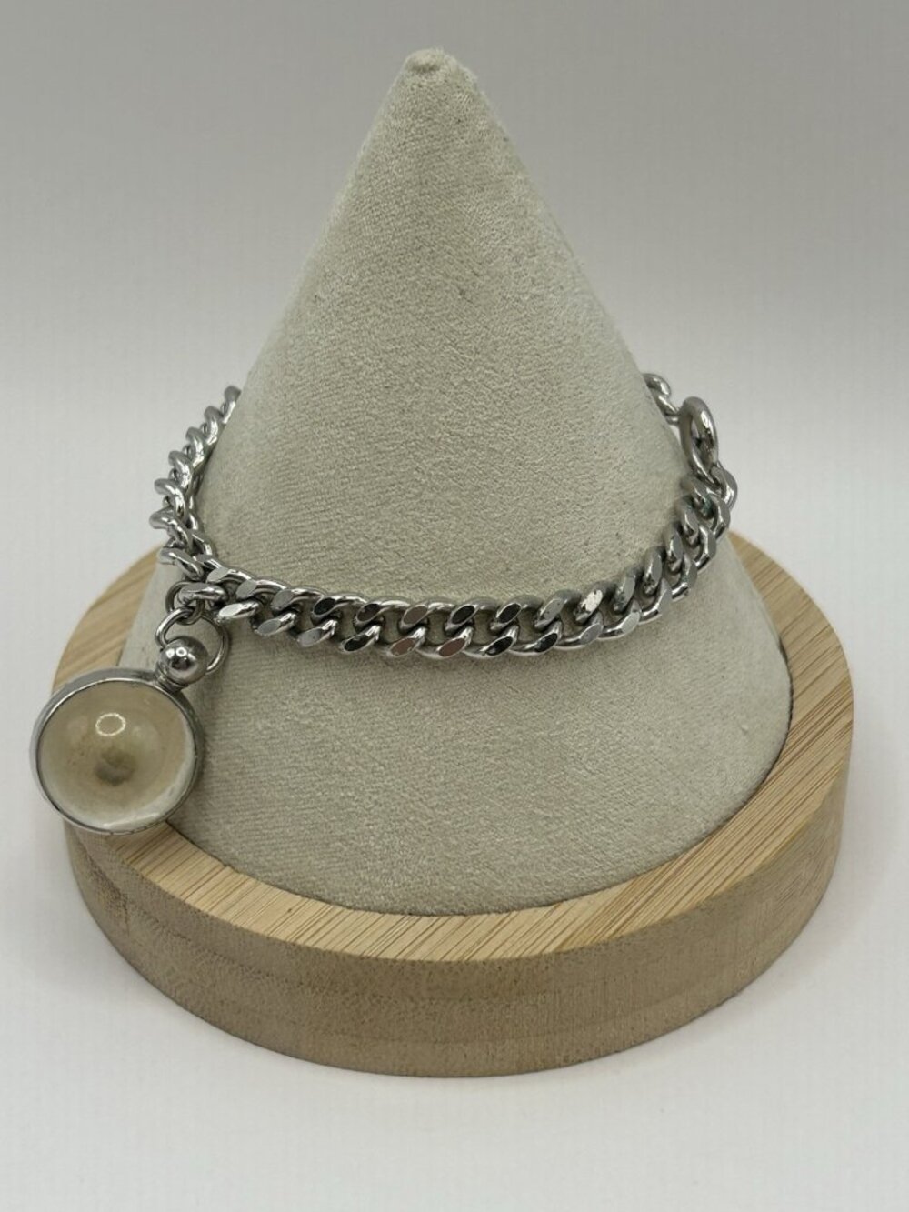 Vintage Lucite Mustard Seed Amulet of Faith Charm Bracelet Silver Tone Religious - Picture 9 of 9